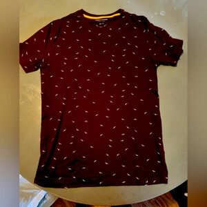 Men’s Denim & Flower Tee Shirt (Maroon)